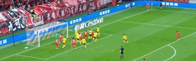 九游游戏-下半场闪击头球破门，让-克劳德打进职业生涯首粒进球